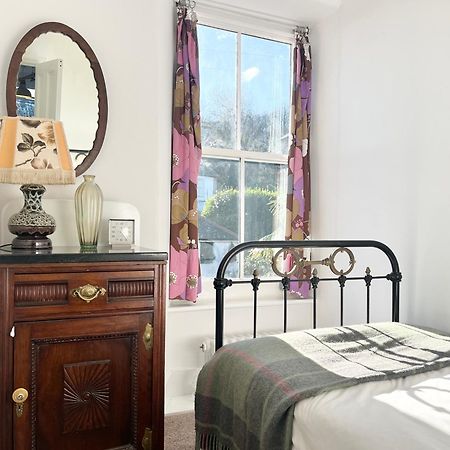 Janies Cottage~ Mousehole~Eclectic Interiors & Vintage Charm Dış mekan fotoğraf