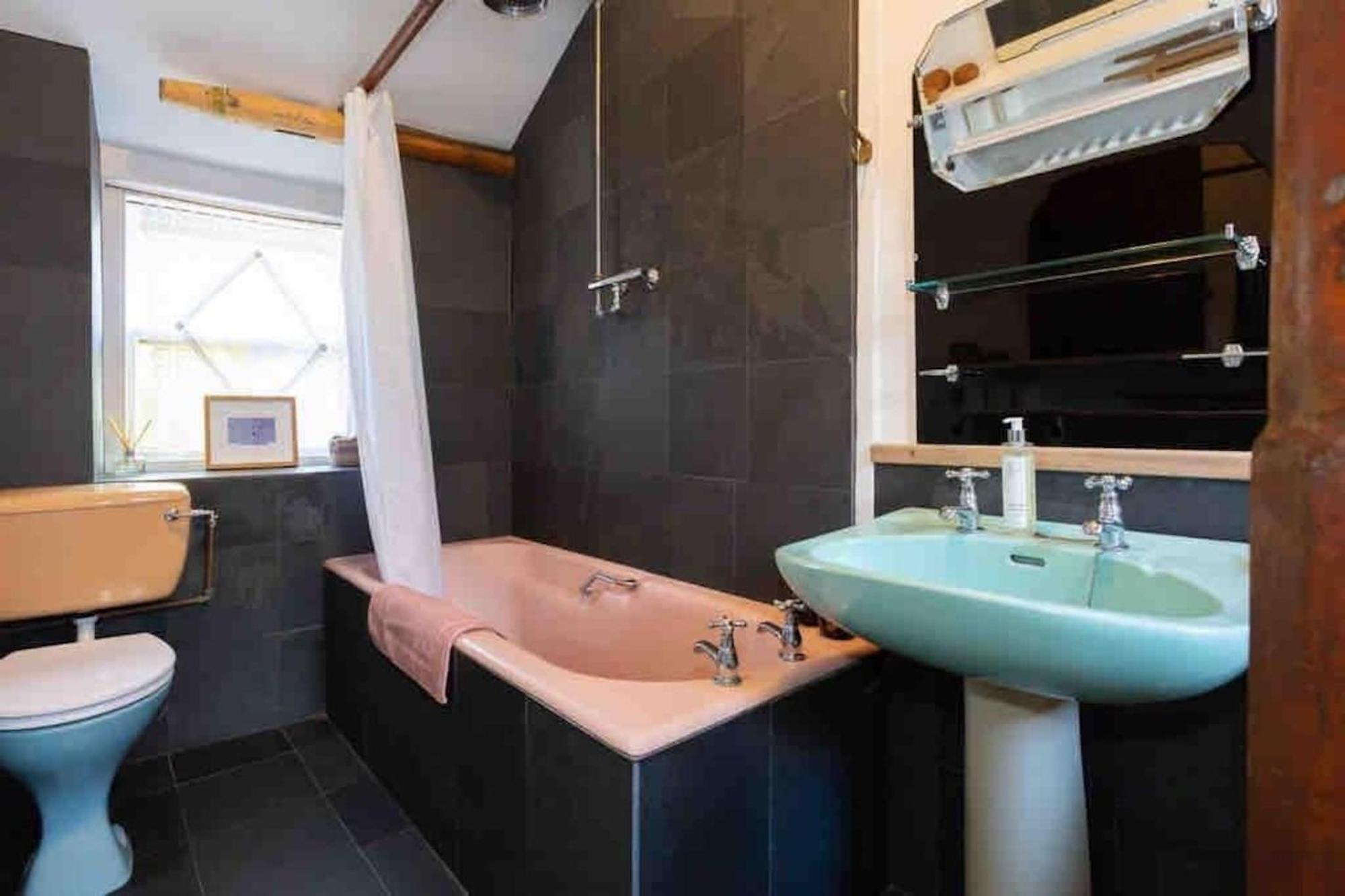 Janies Cottage~ Mousehole~Eclectic Interiors & Vintage Charm Dış mekan fotoğraf